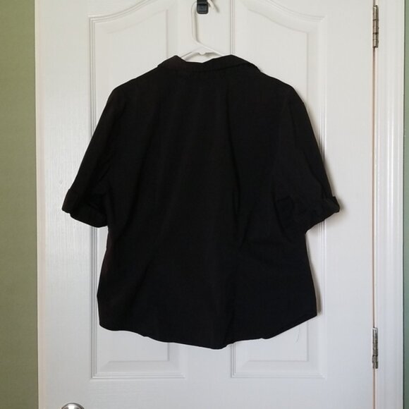 Button up top - Picture 4 of 8